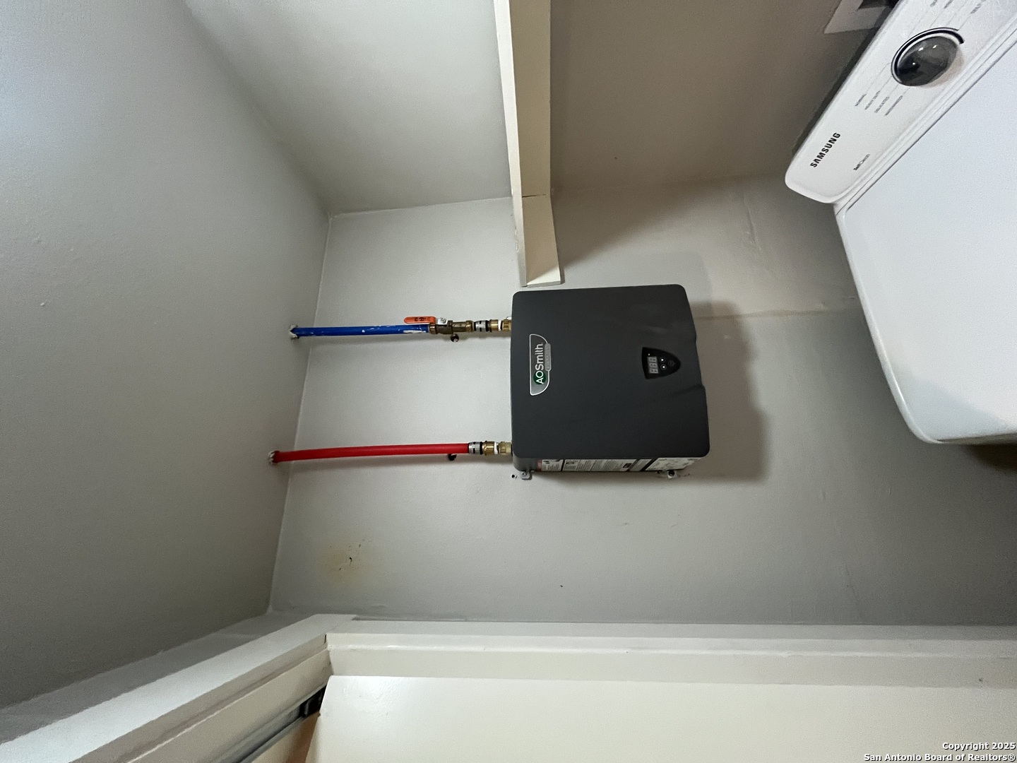 main property photo 9