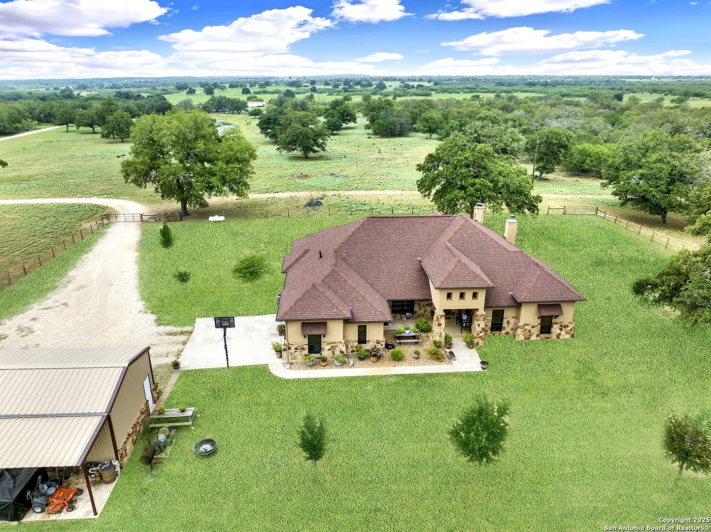 main property photo 16