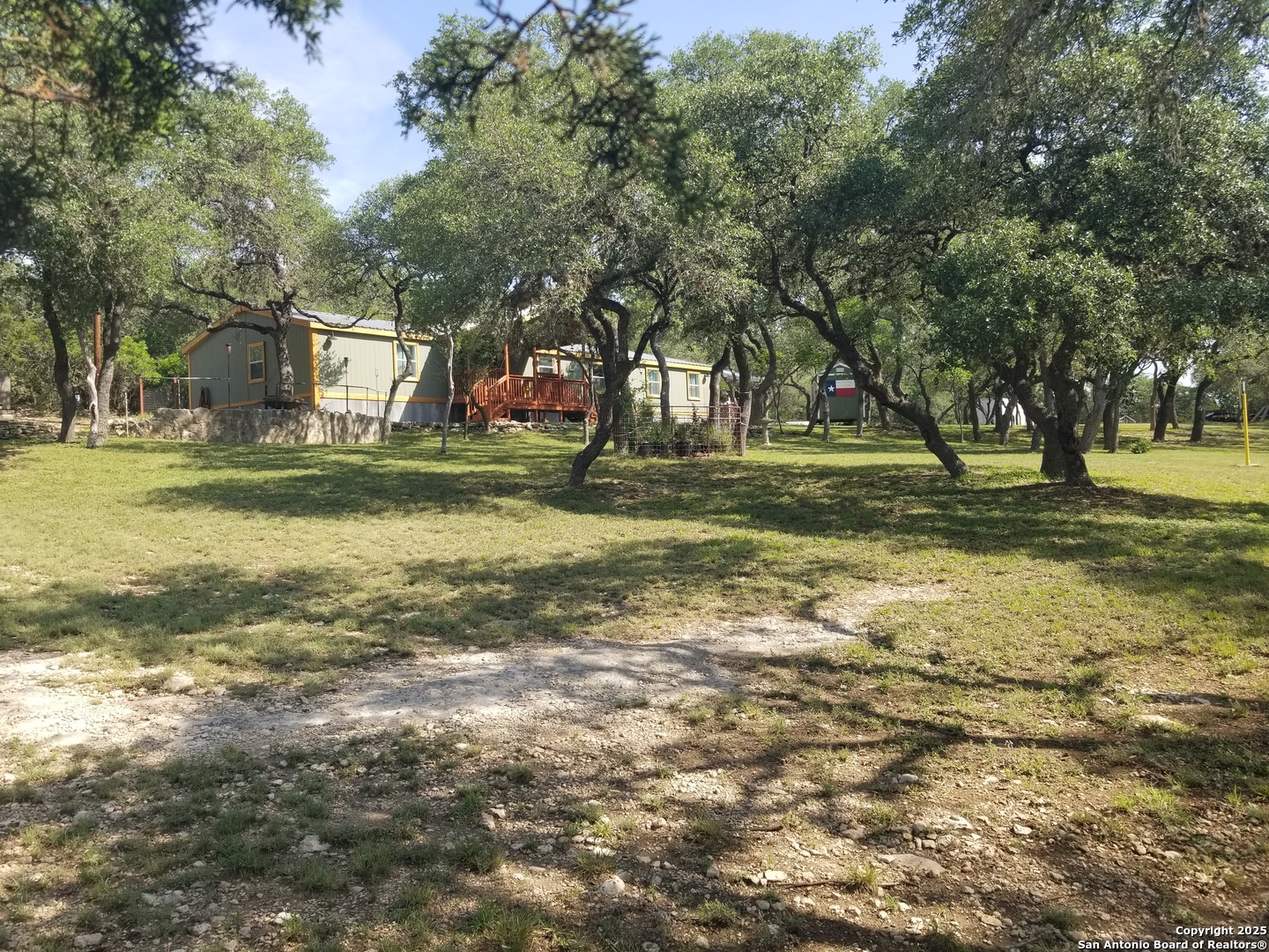 main property photo 28