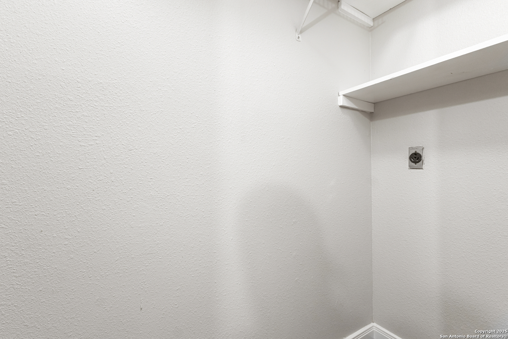 property viewer photo 15