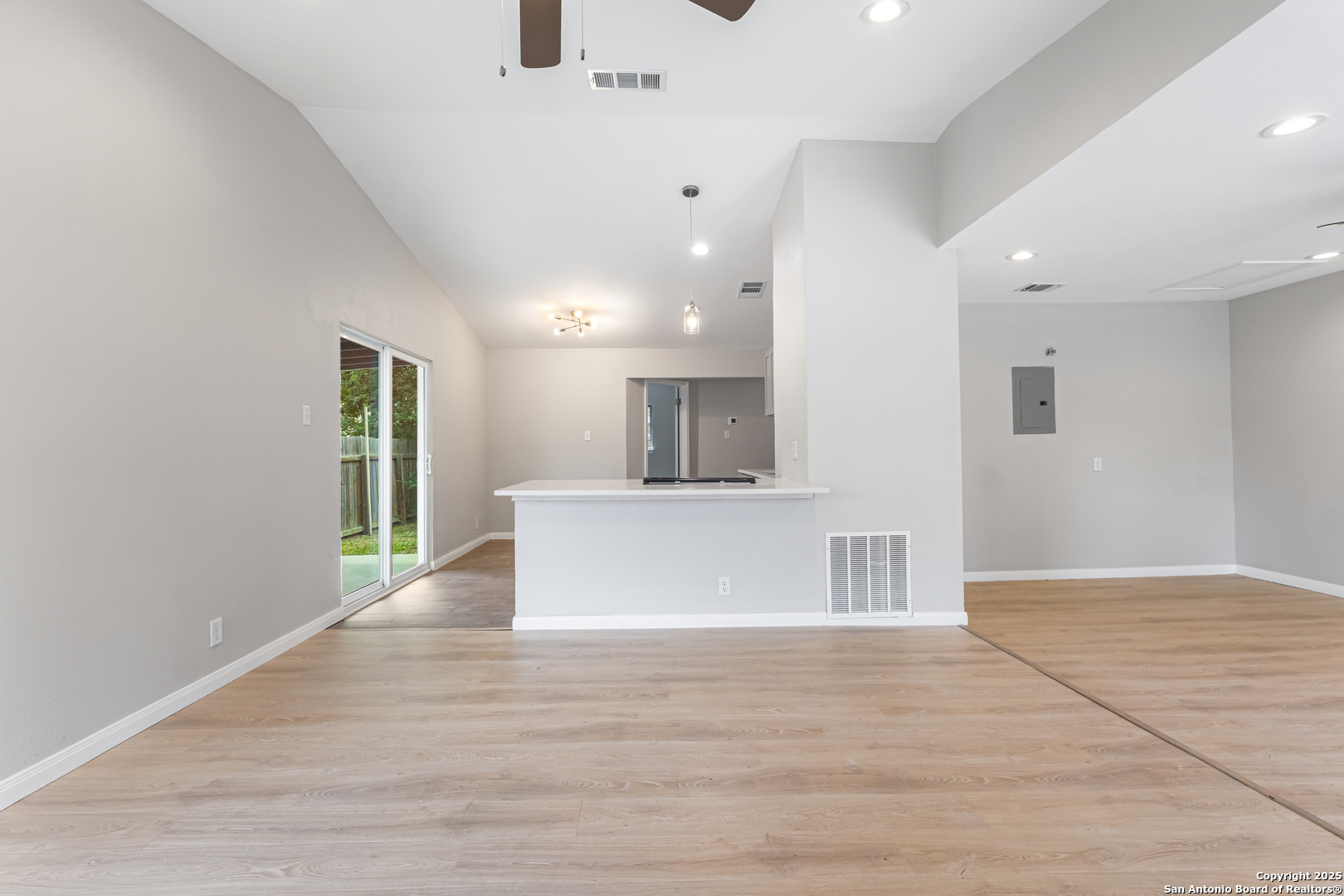 property viewer photo 4