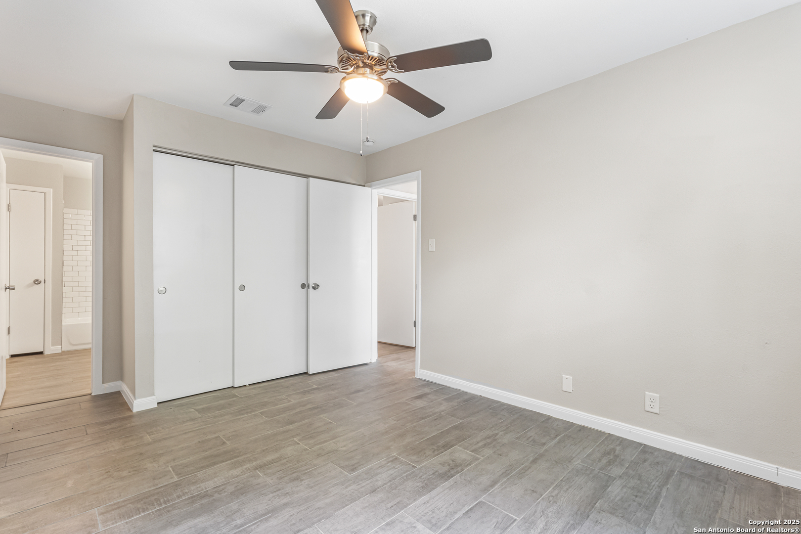 property viewer photo 9