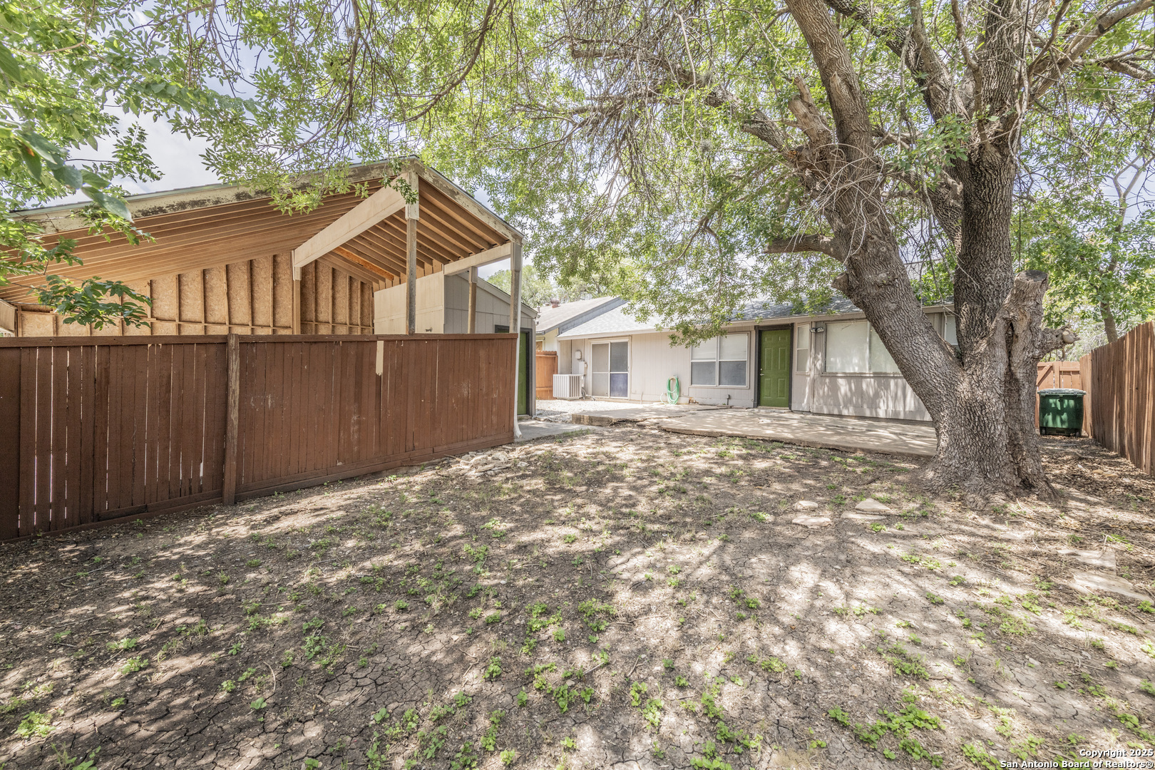 main property photo 23