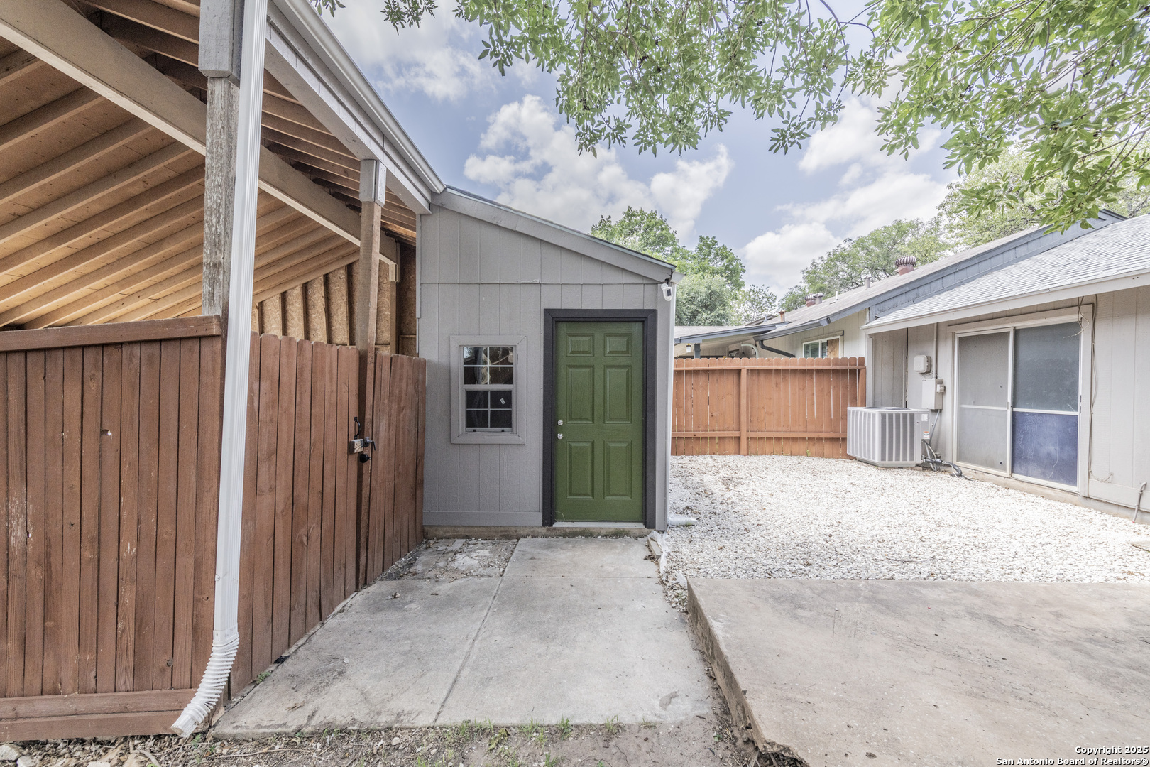 main property photo 25