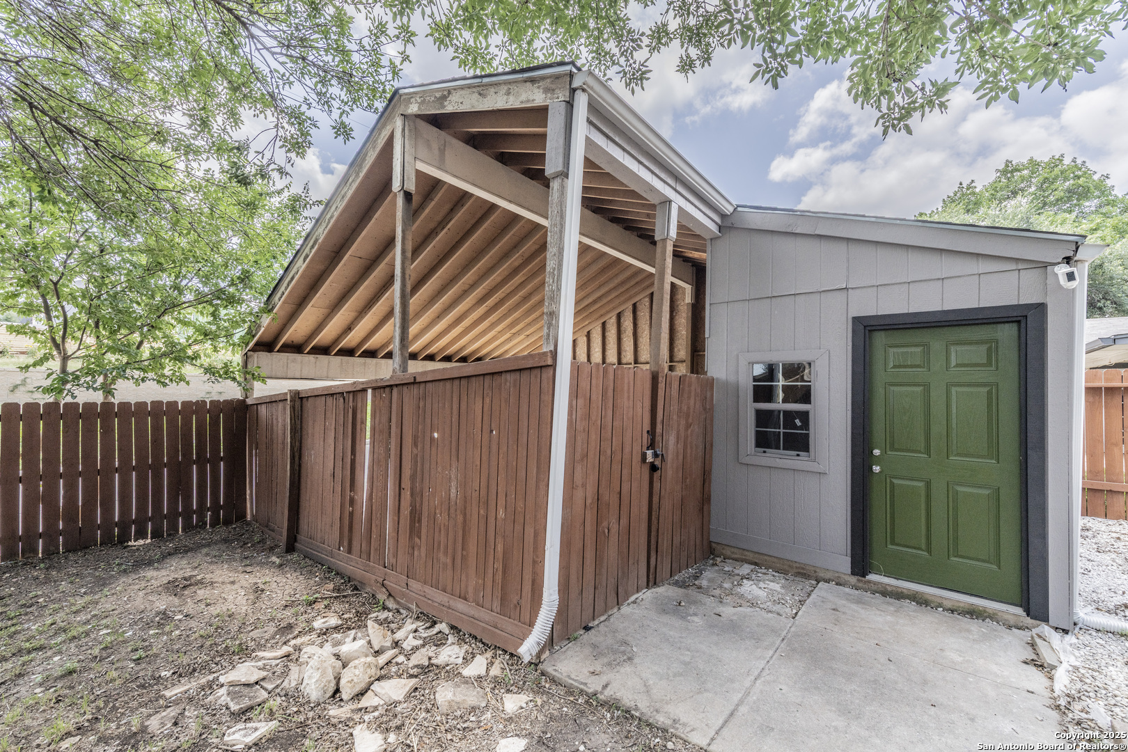 main property photo 26