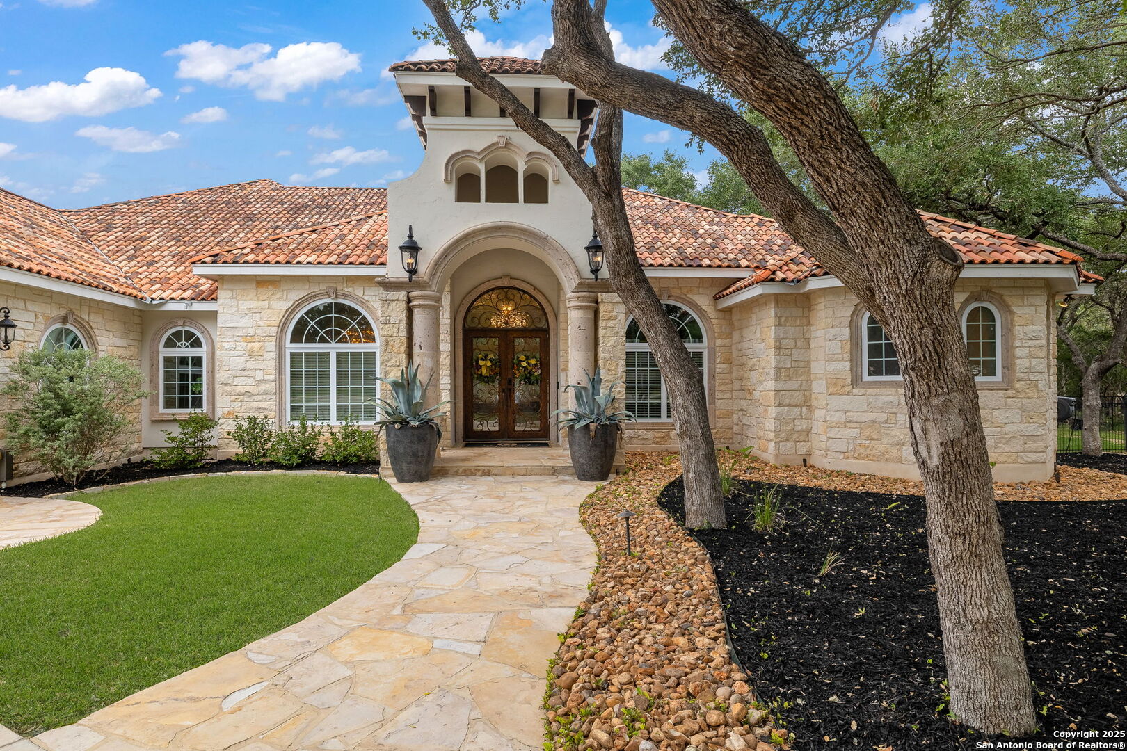 main property photo 0