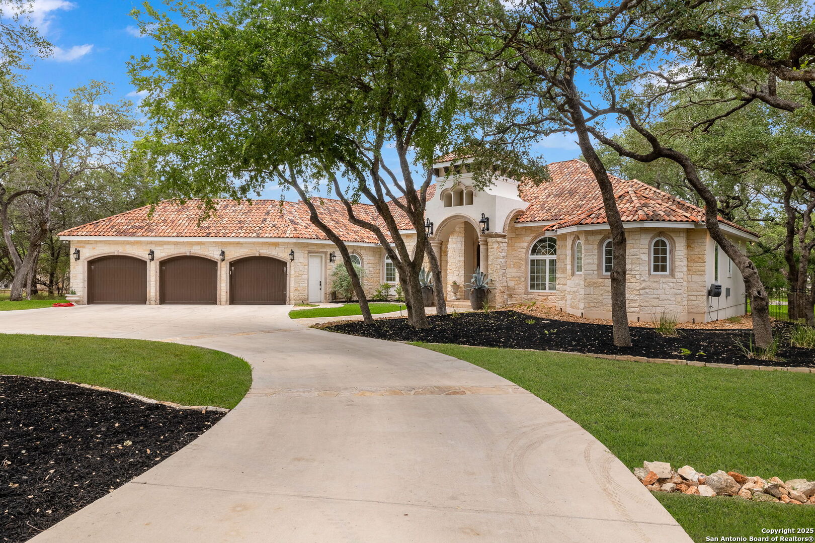 property viewer photo 2