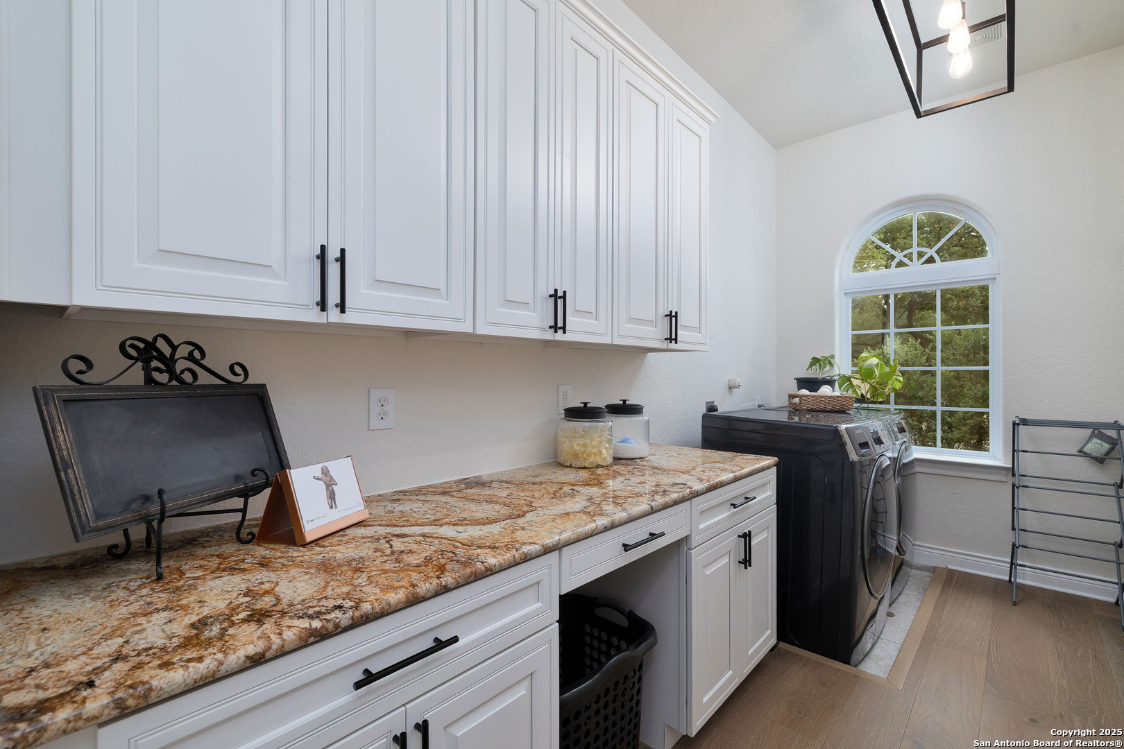 property viewer photo 43