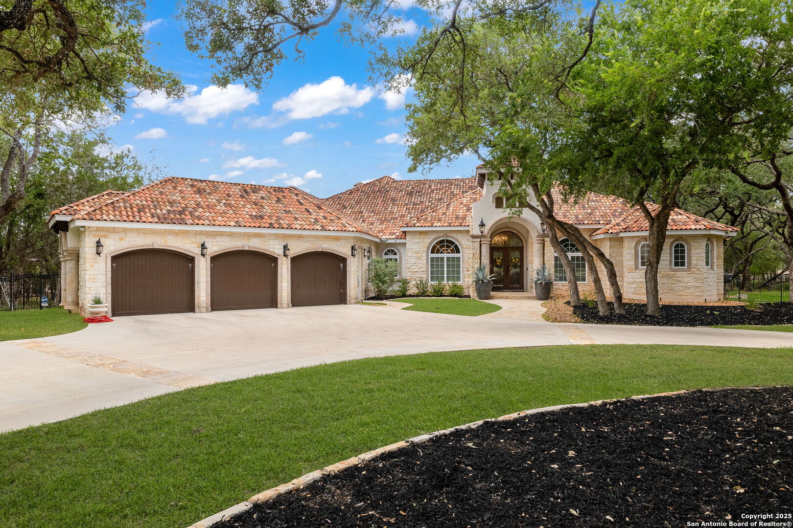 property viewer photo 5