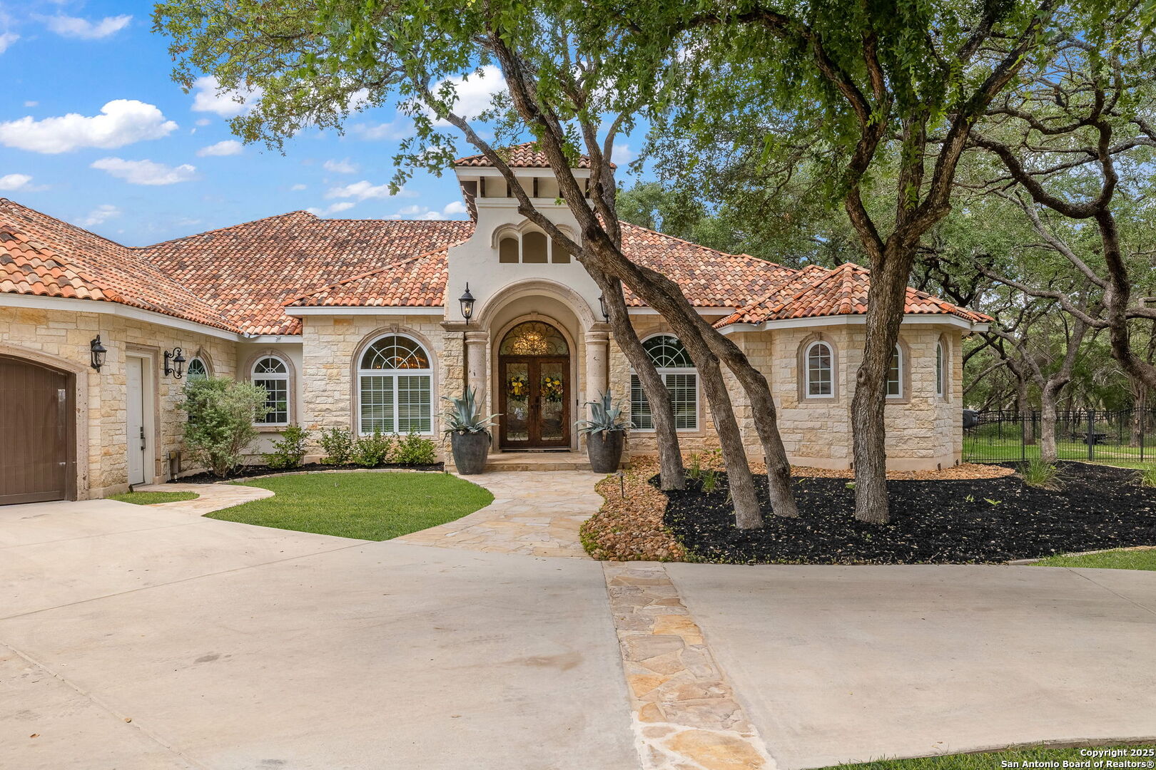 property viewer photo 6
