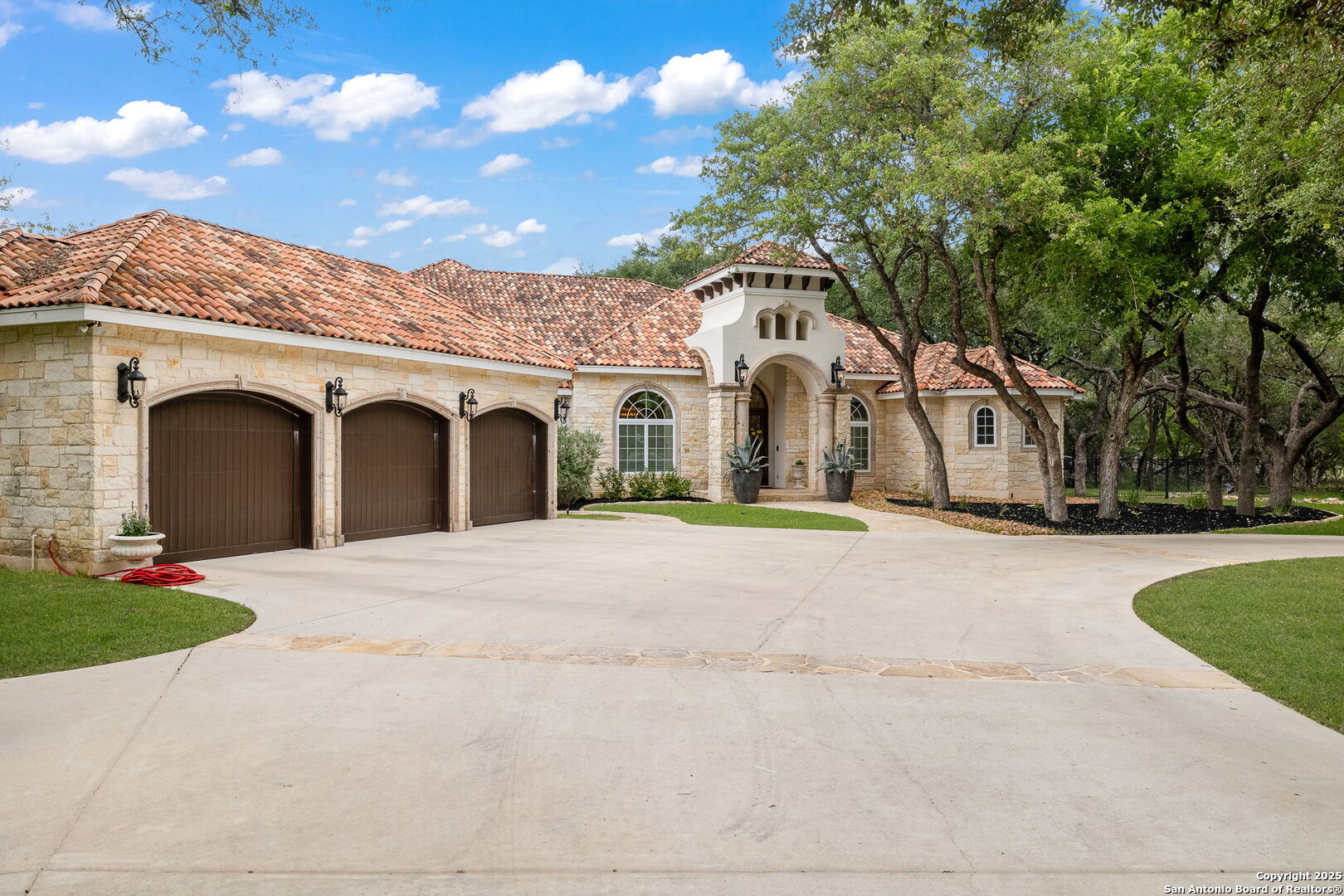 property viewer photo 7