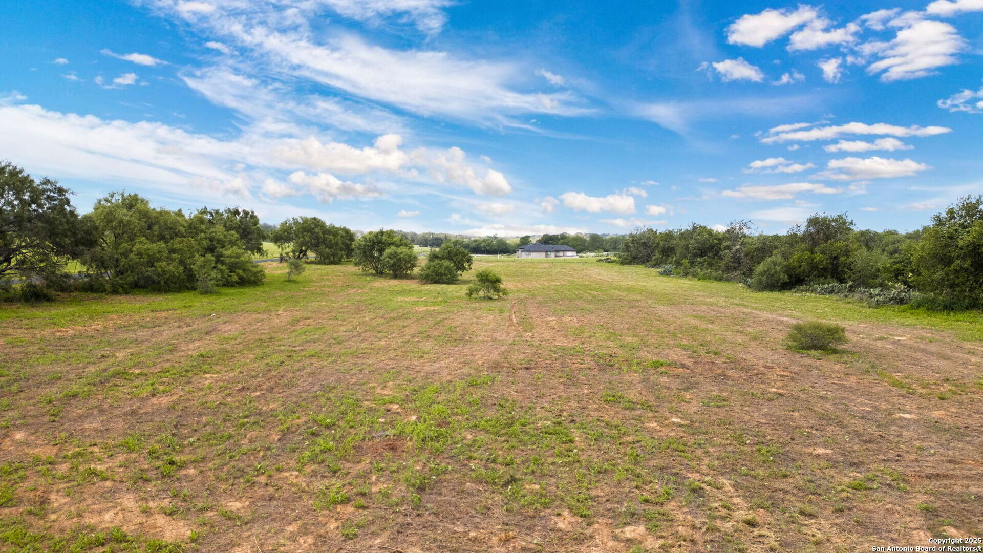 main property photo 10