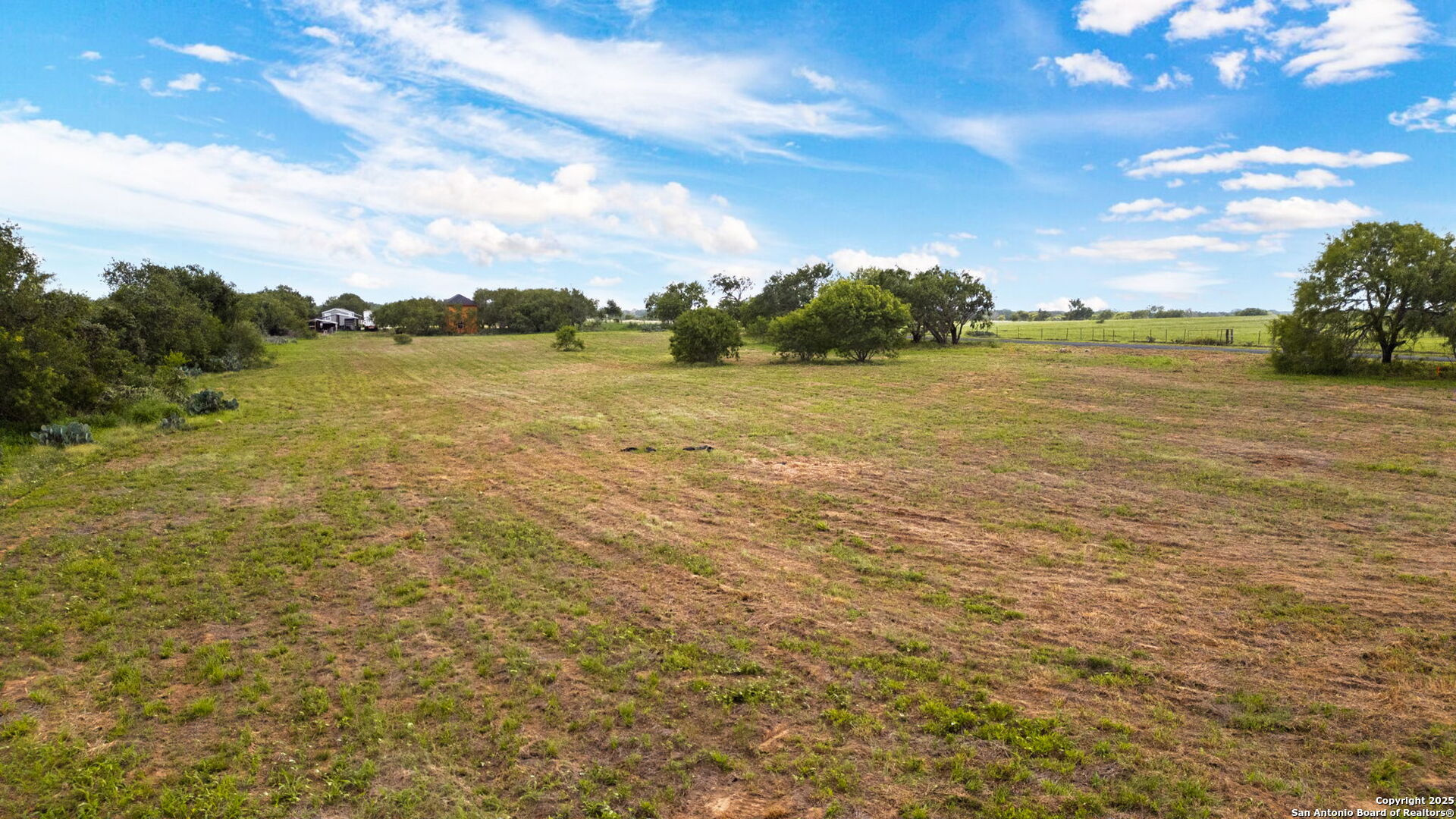 main property photo 13