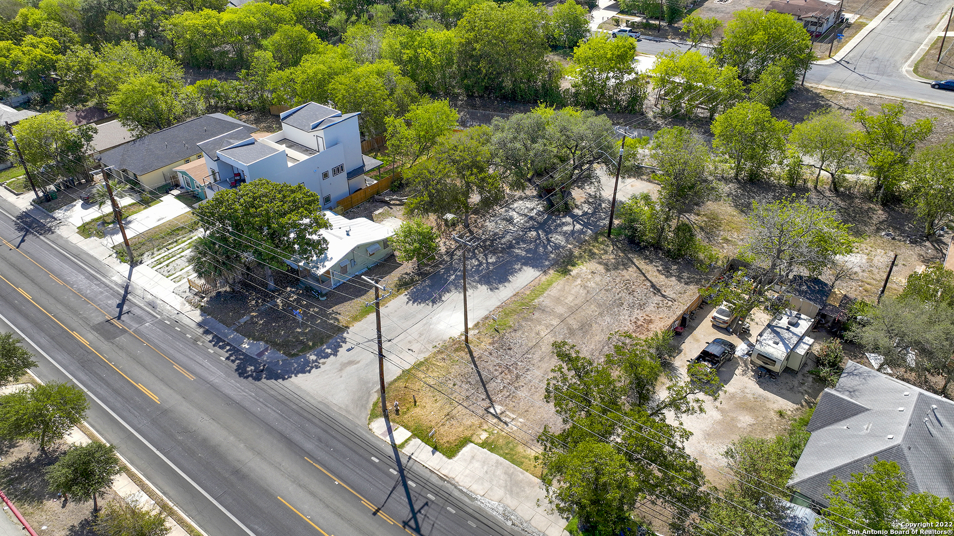 main property photo 9
