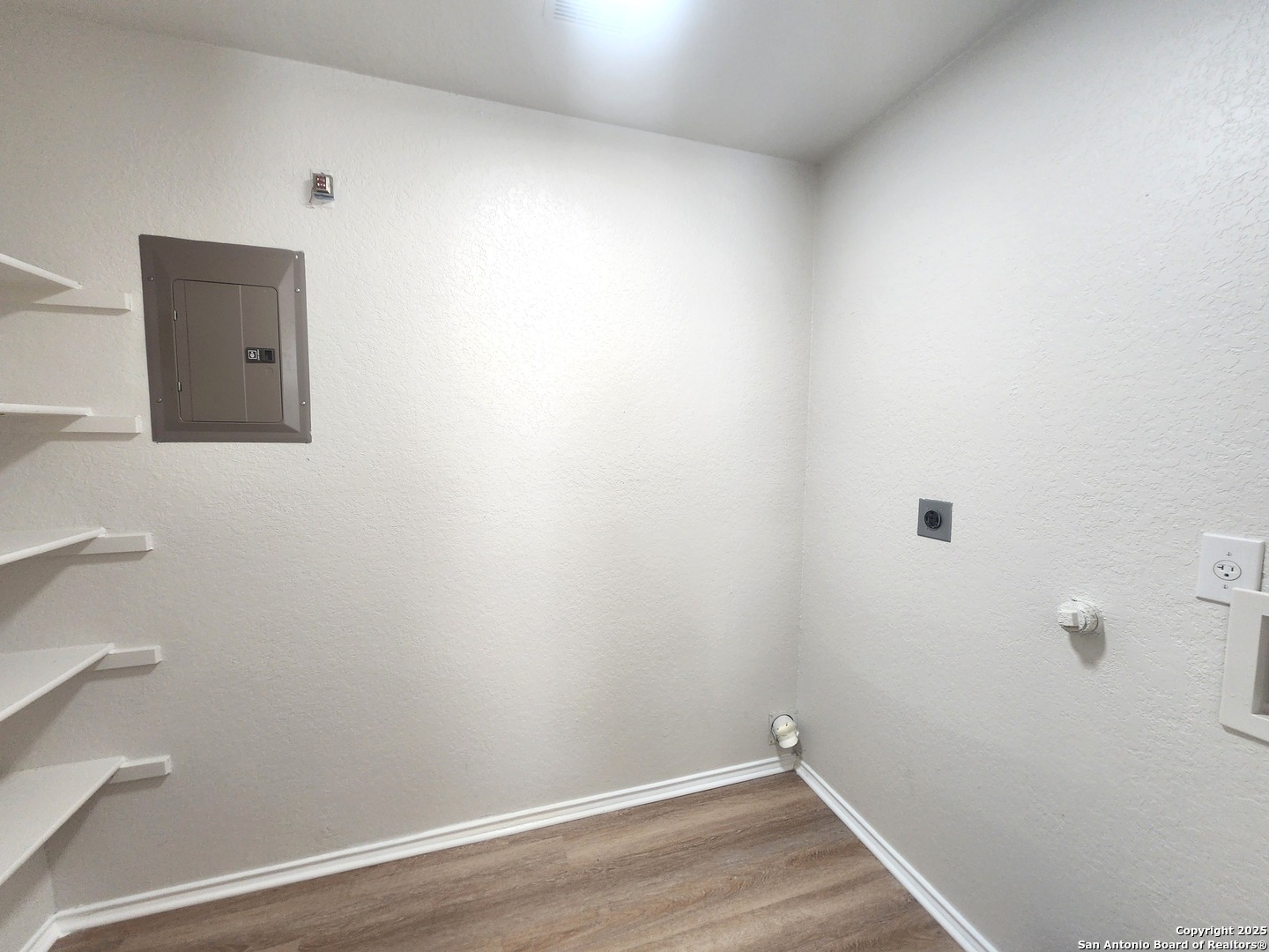 property viewer photo 12