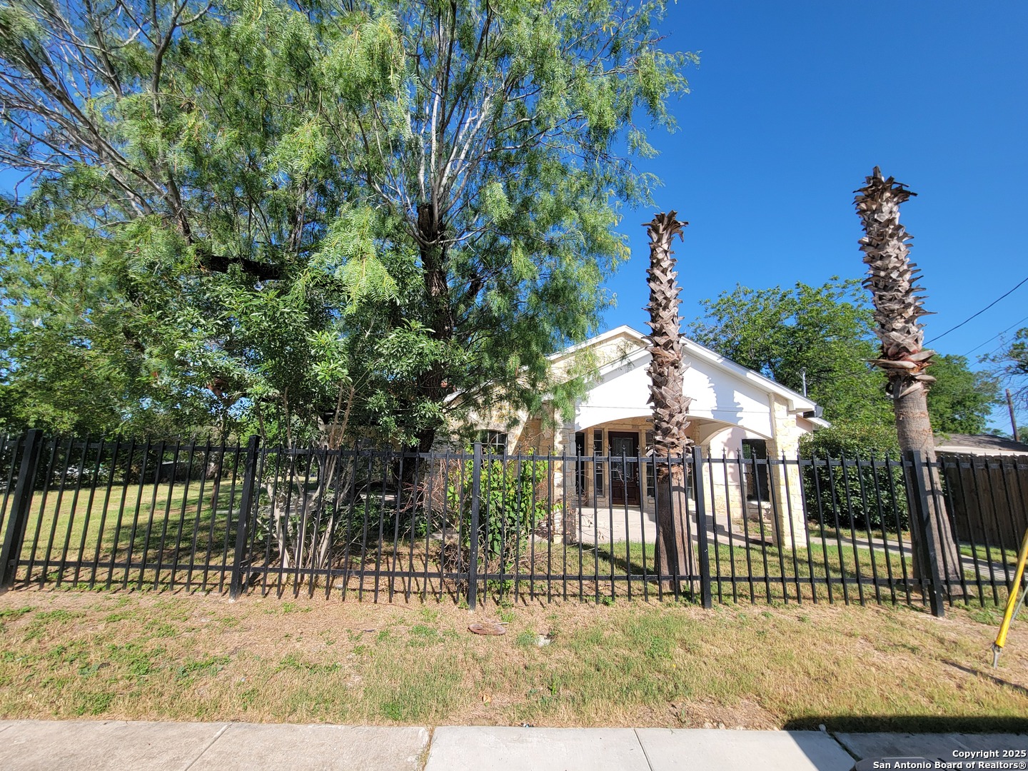 main property photo 1