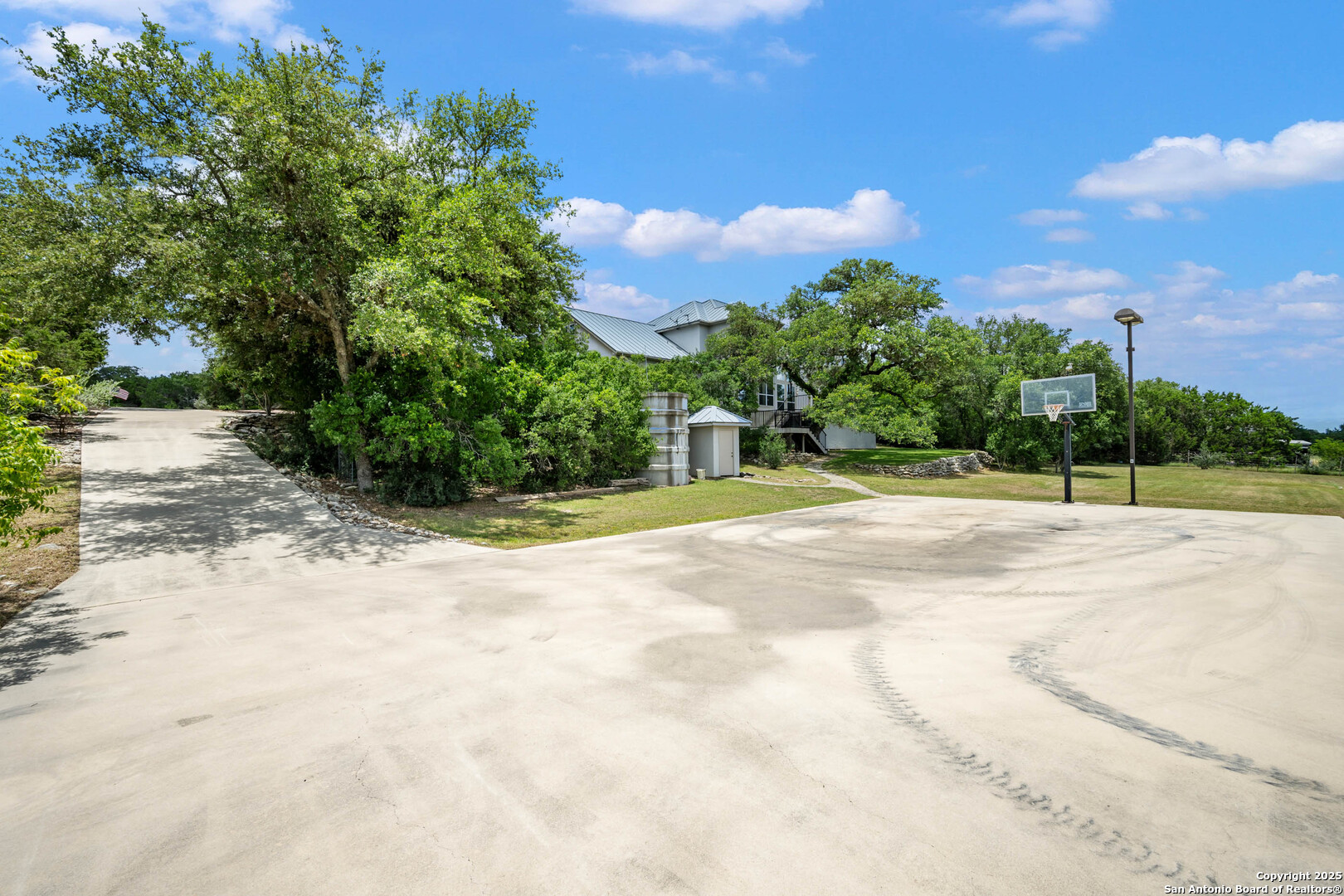 main property photo 34