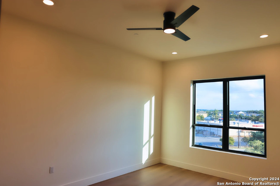 property viewer photo 14