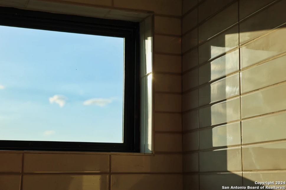 property viewer photo 15