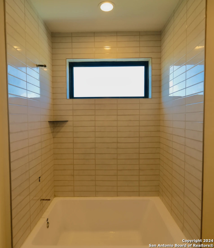 property viewer photo 16