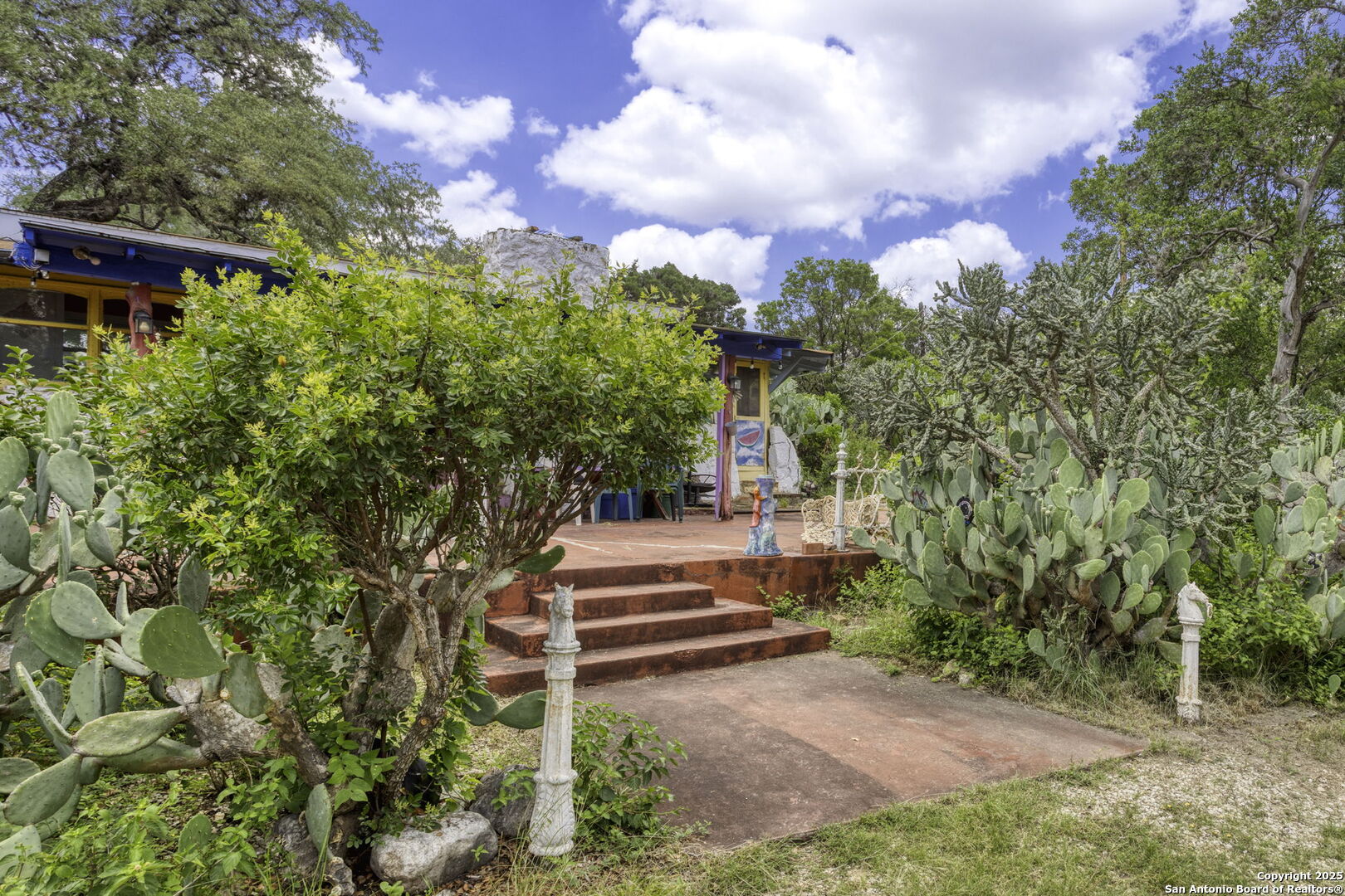 main property photo 8