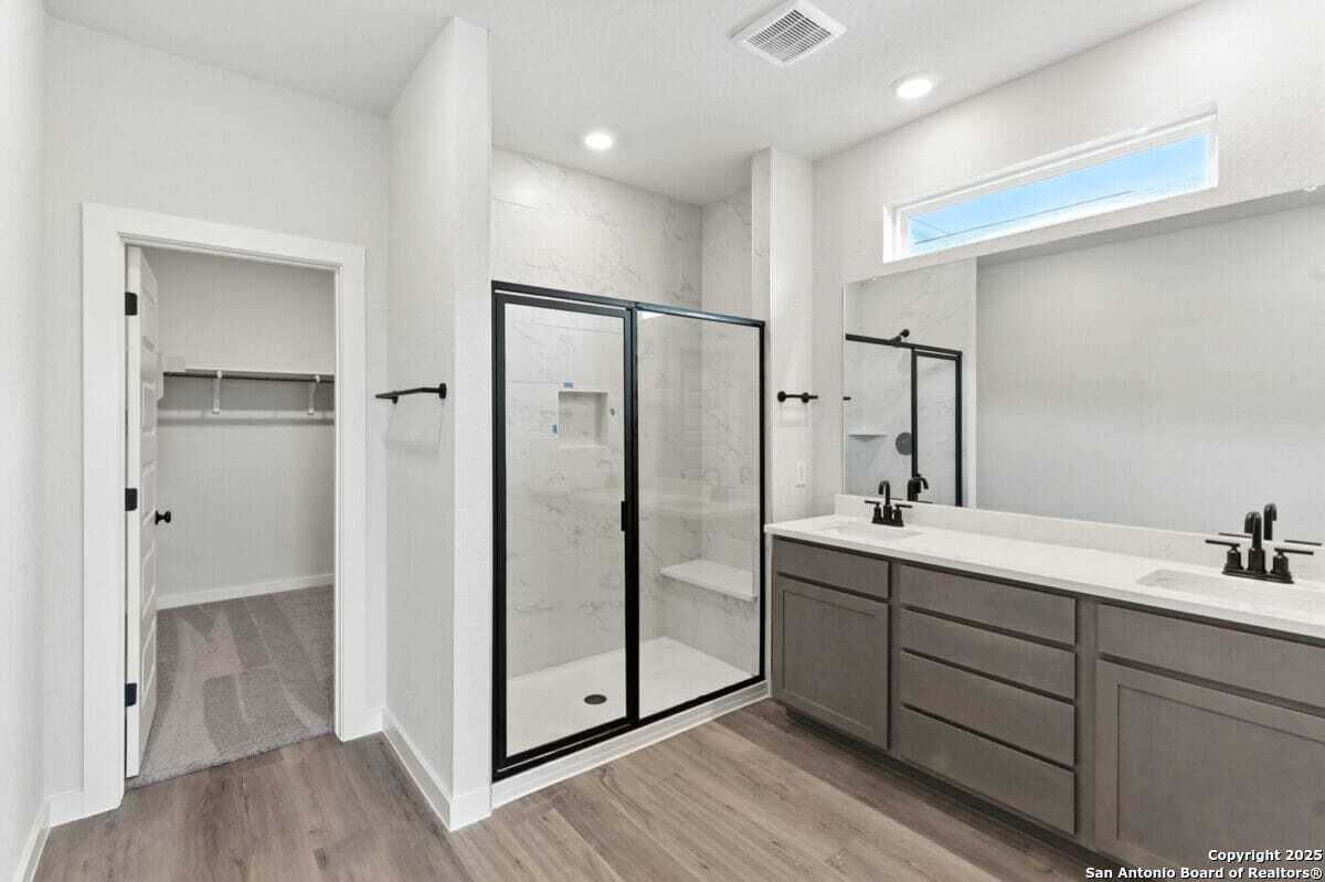property viewer photo 12