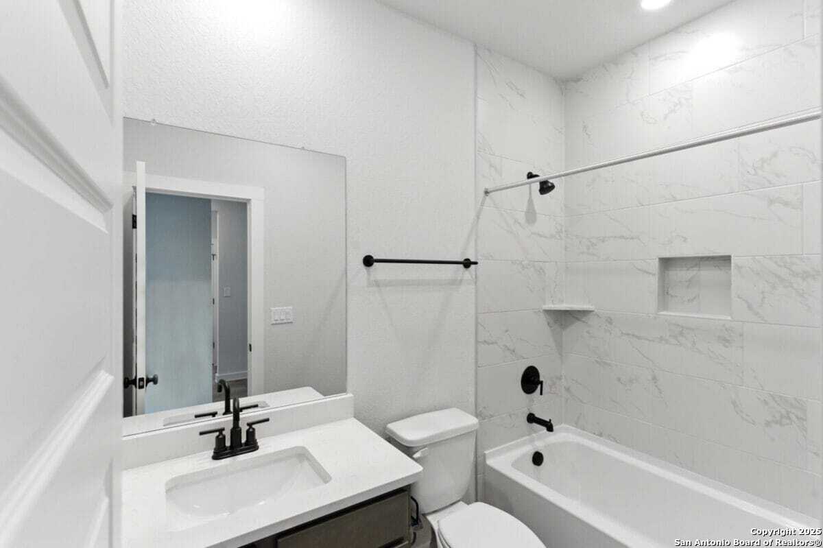 property viewer photo 16