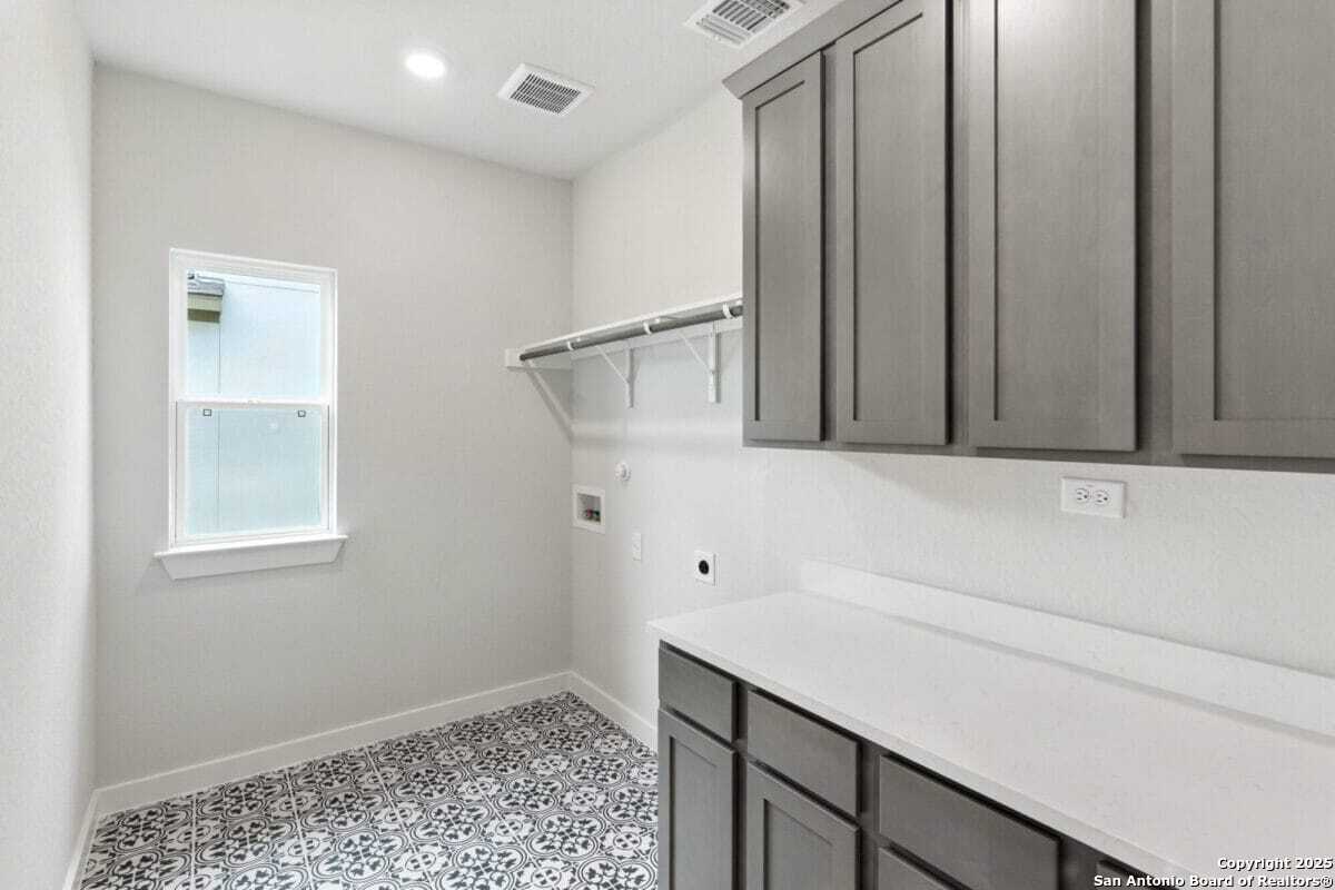 property viewer photo 18