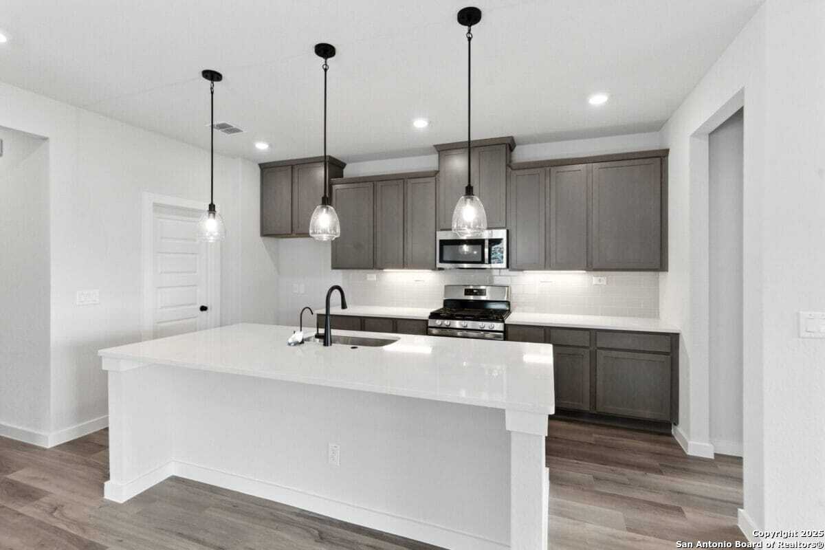property viewer photo 3