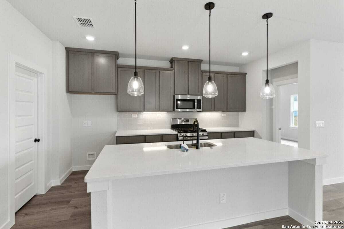 property viewer photo 4