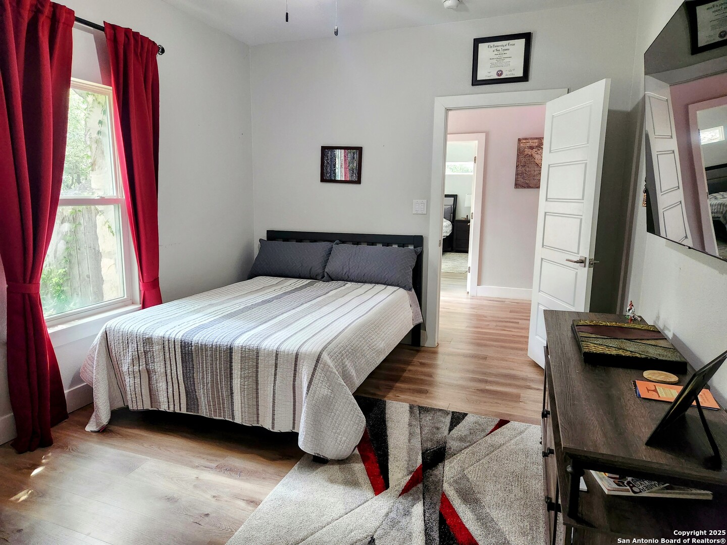 main property photo 33