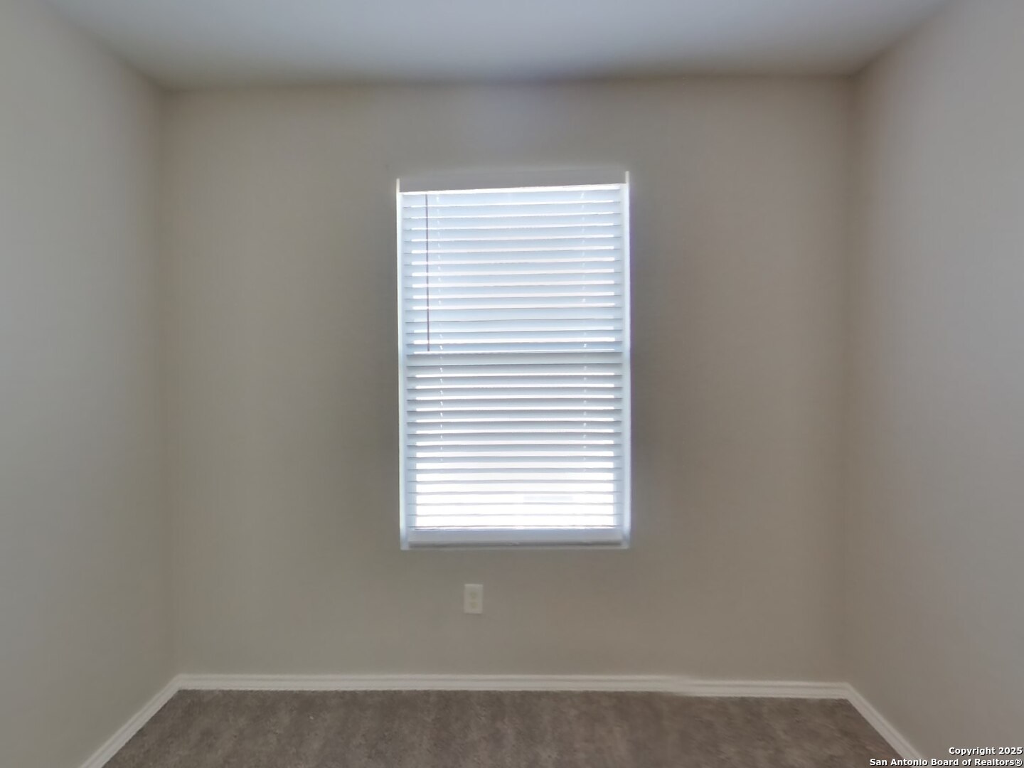 property viewer photo 19