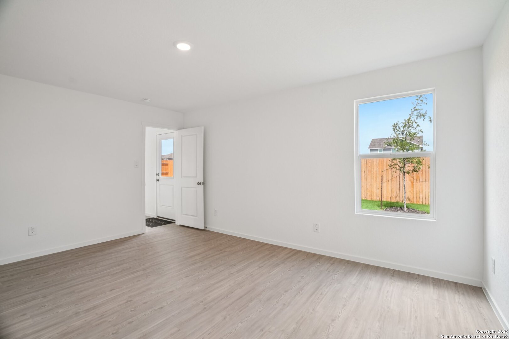 property viewer photo 15