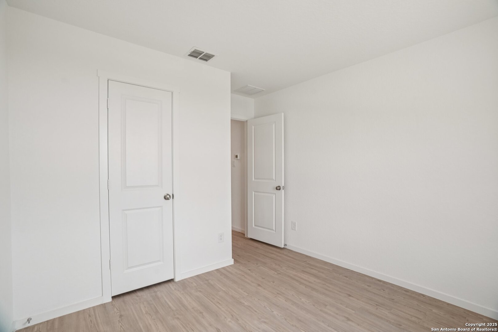 property viewer photo 20