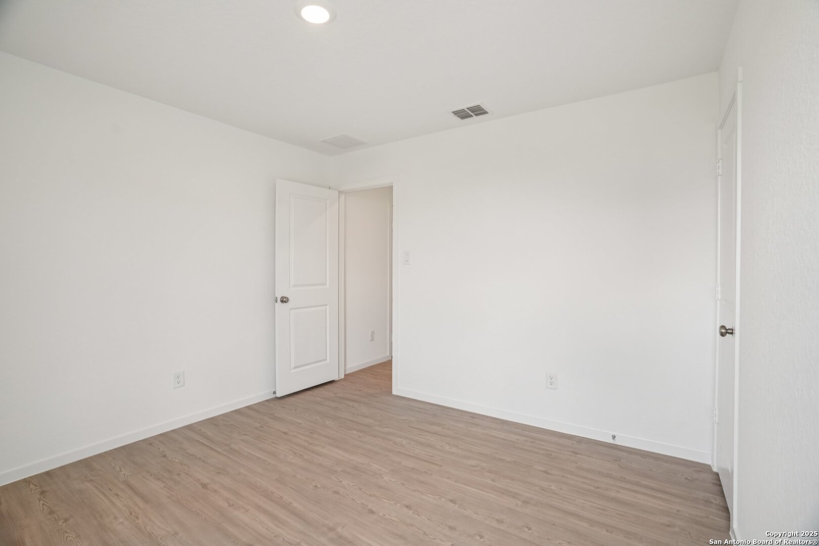 property viewer photo 21