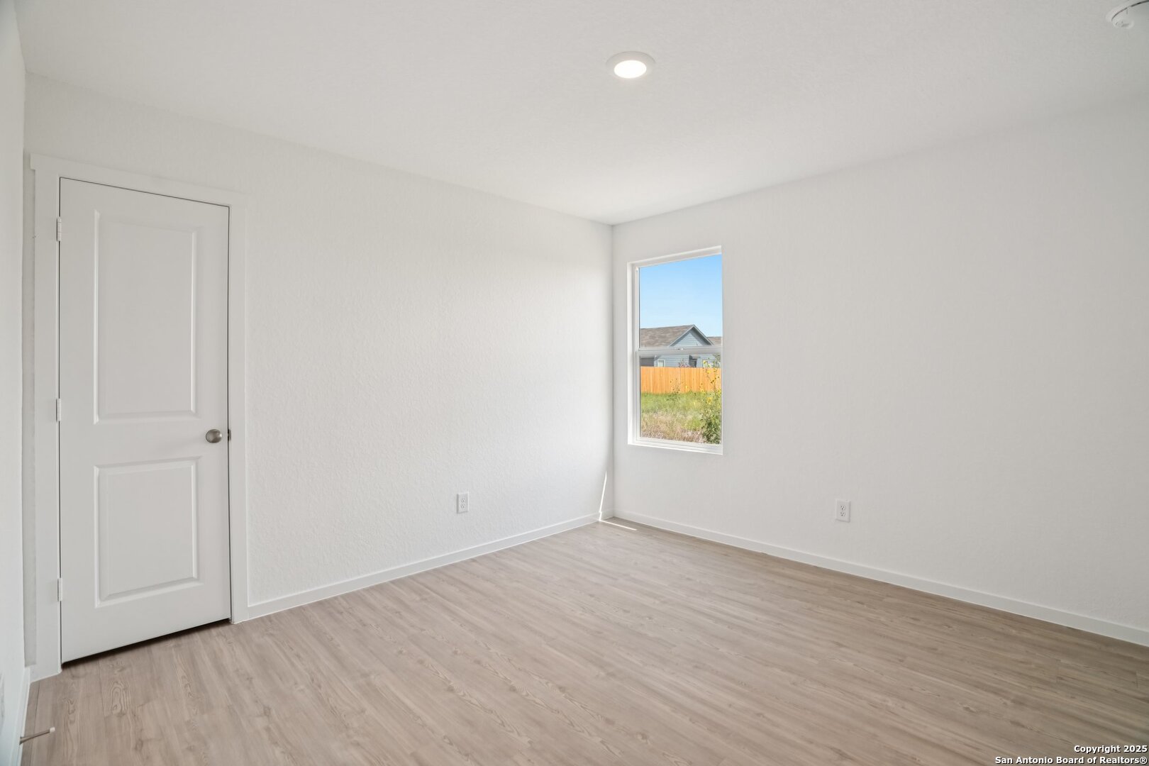 property viewer photo 22