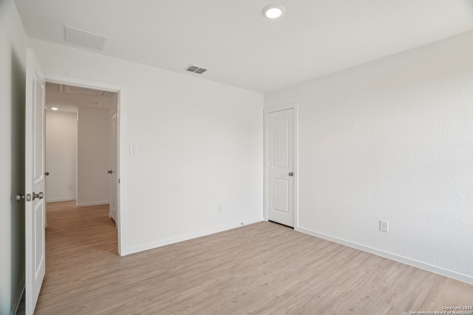 property viewer photo 23