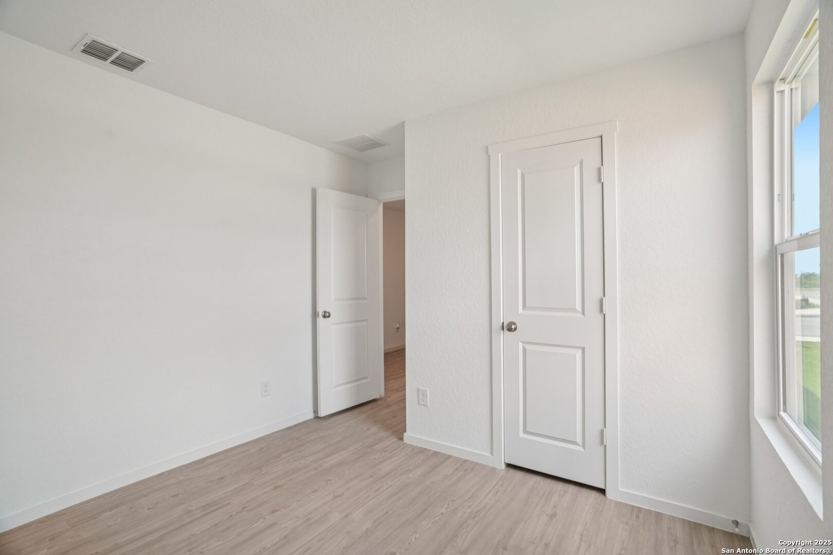 property viewer photo 26
