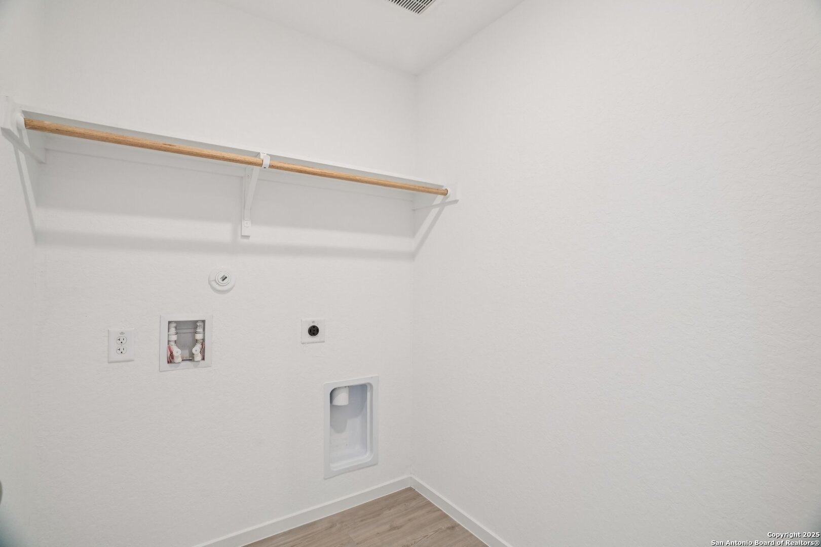 property viewer photo 29