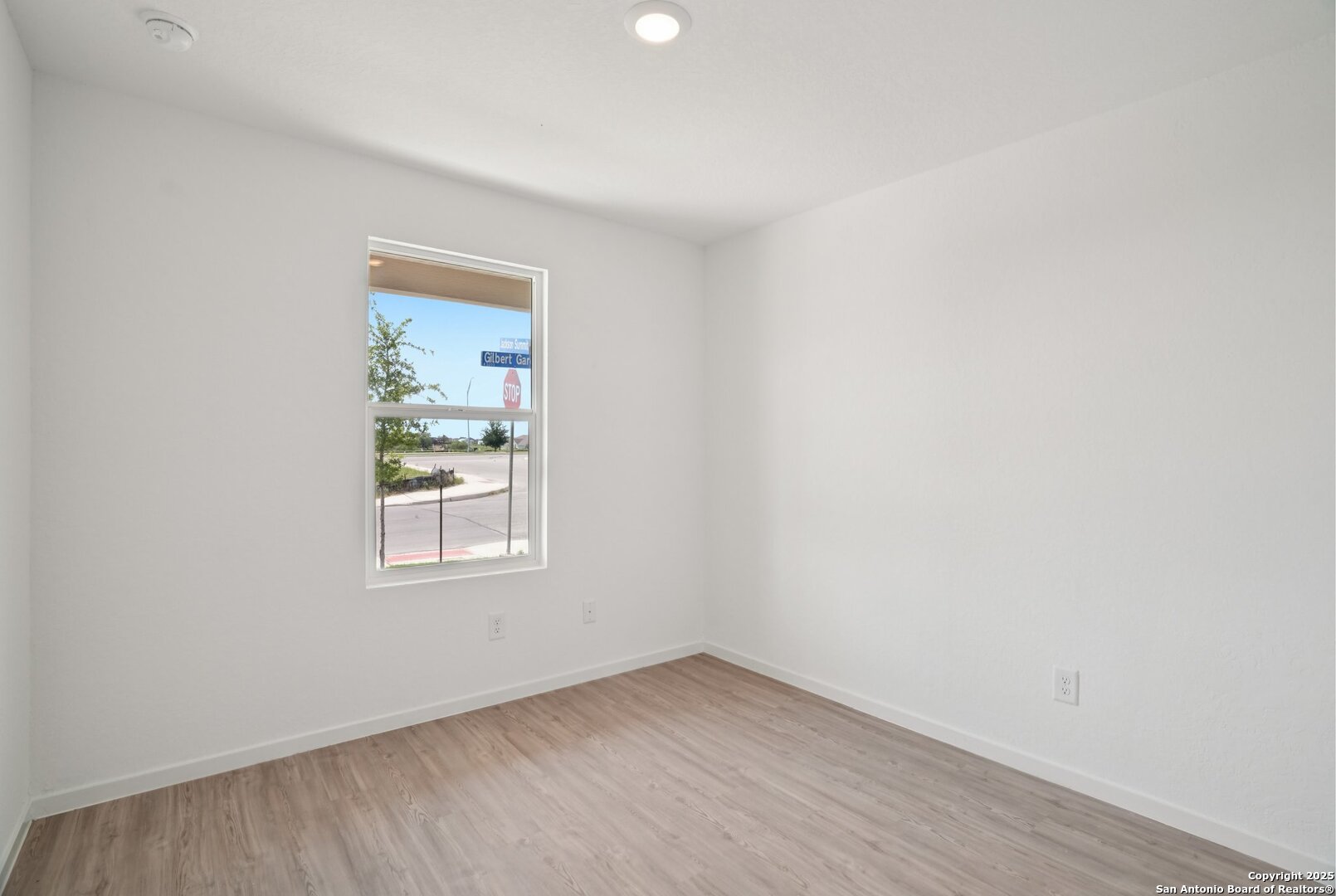 property viewer photo 30