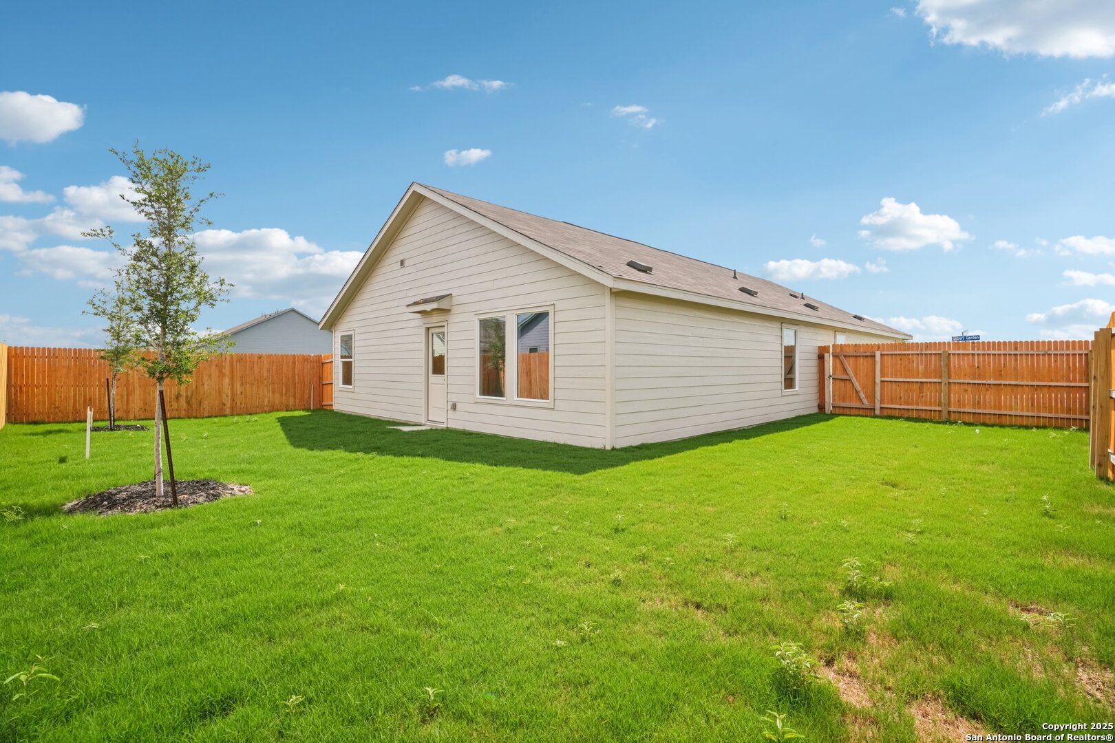 property viewer photo 31
