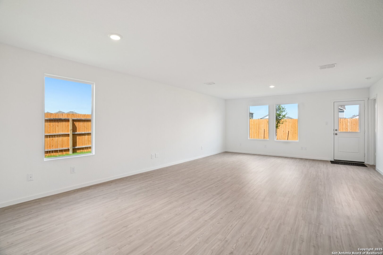property viewer photo 5