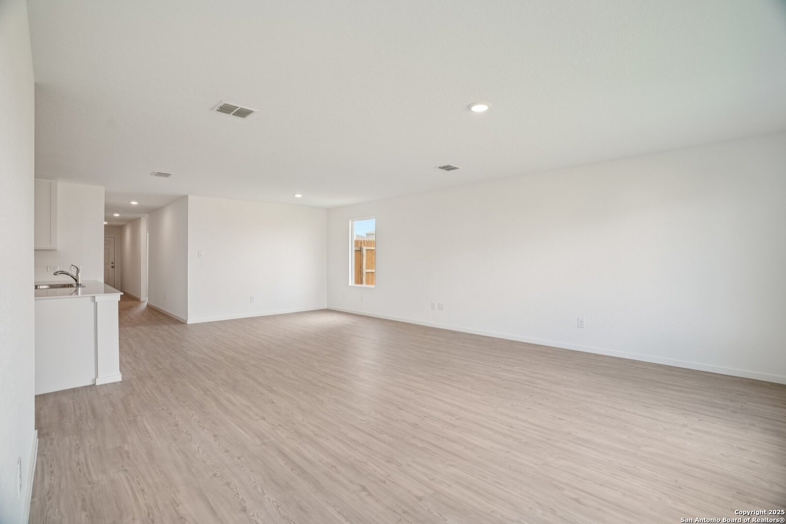 property viewer photo 6