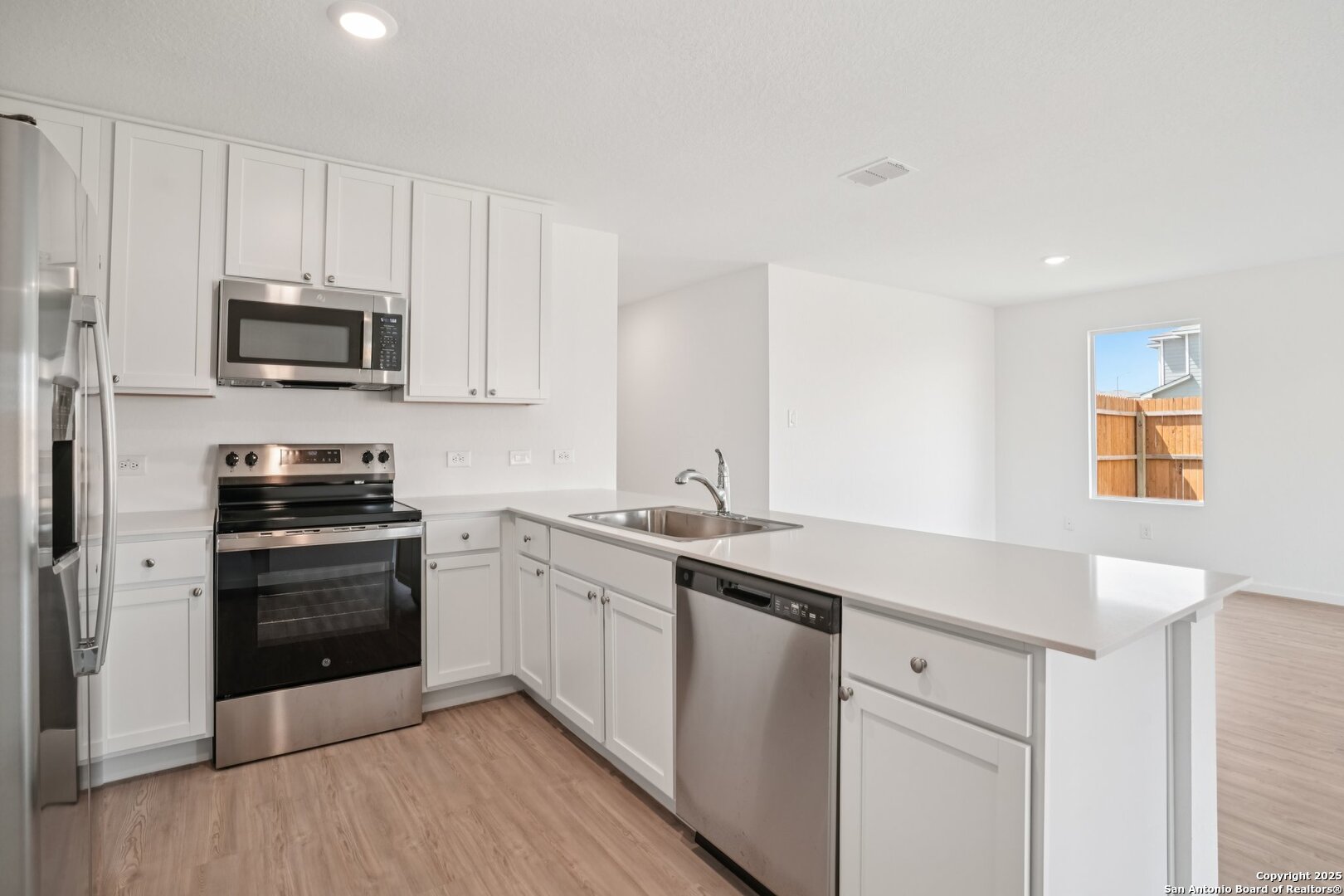 property viewer photo 8