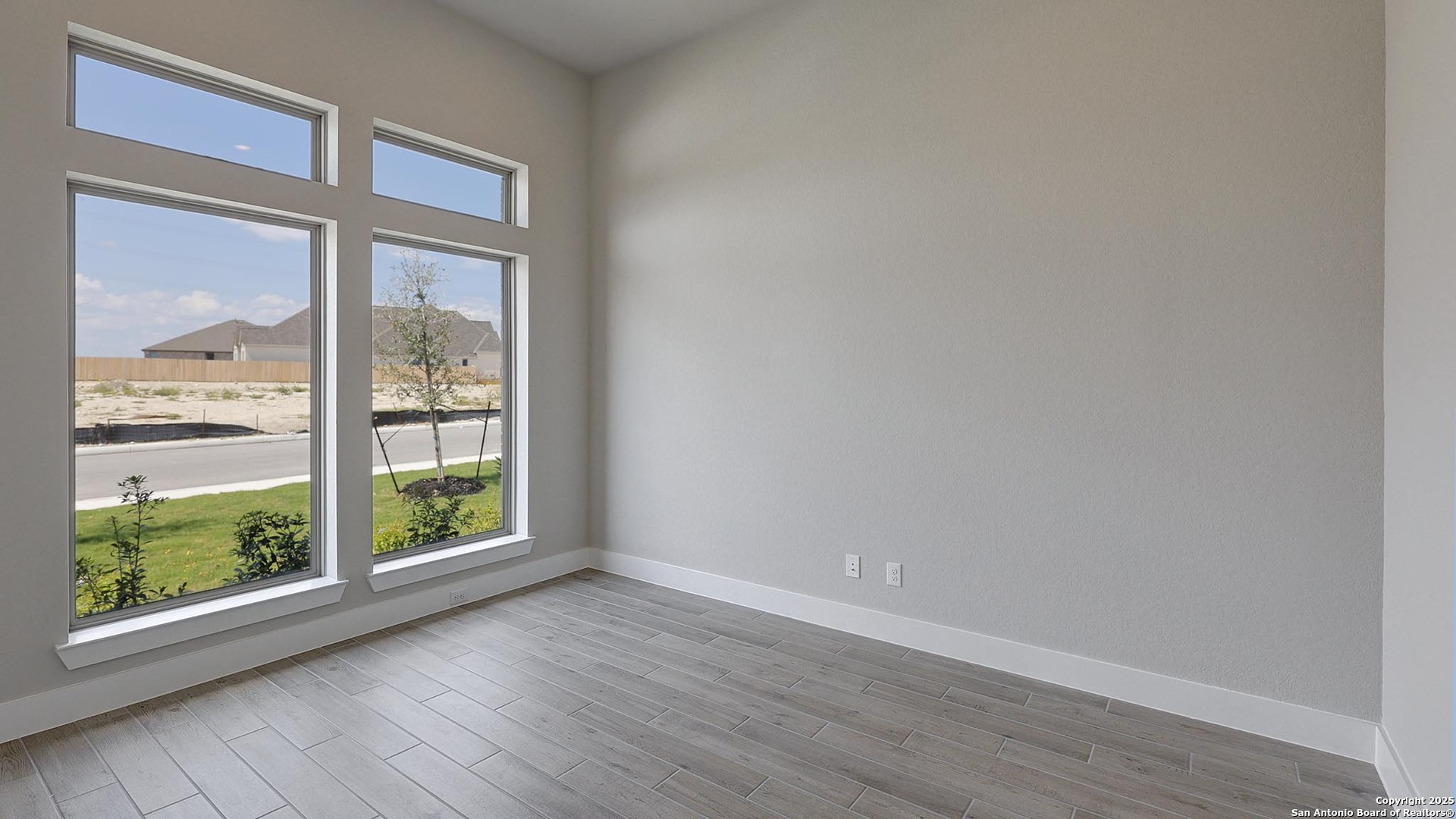 property viewer photo 12