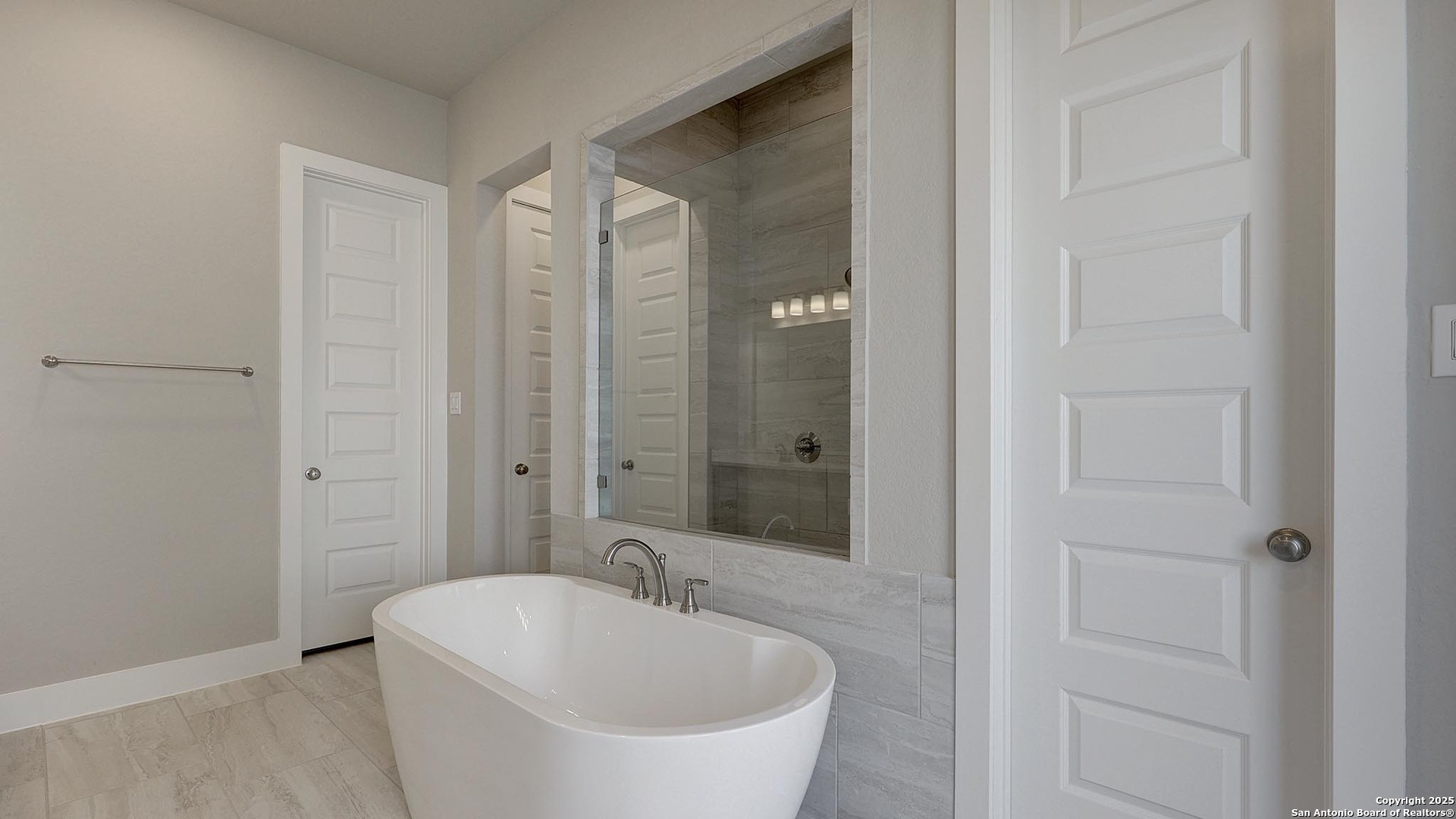 property viewer photo 22