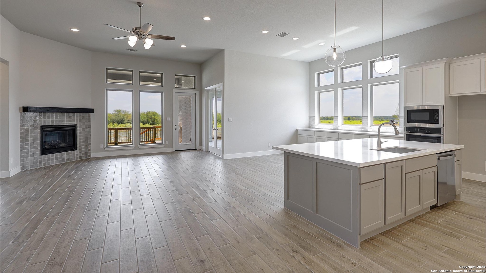 property viewer photo 7