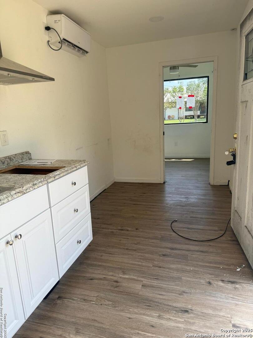 property viewer photo 4