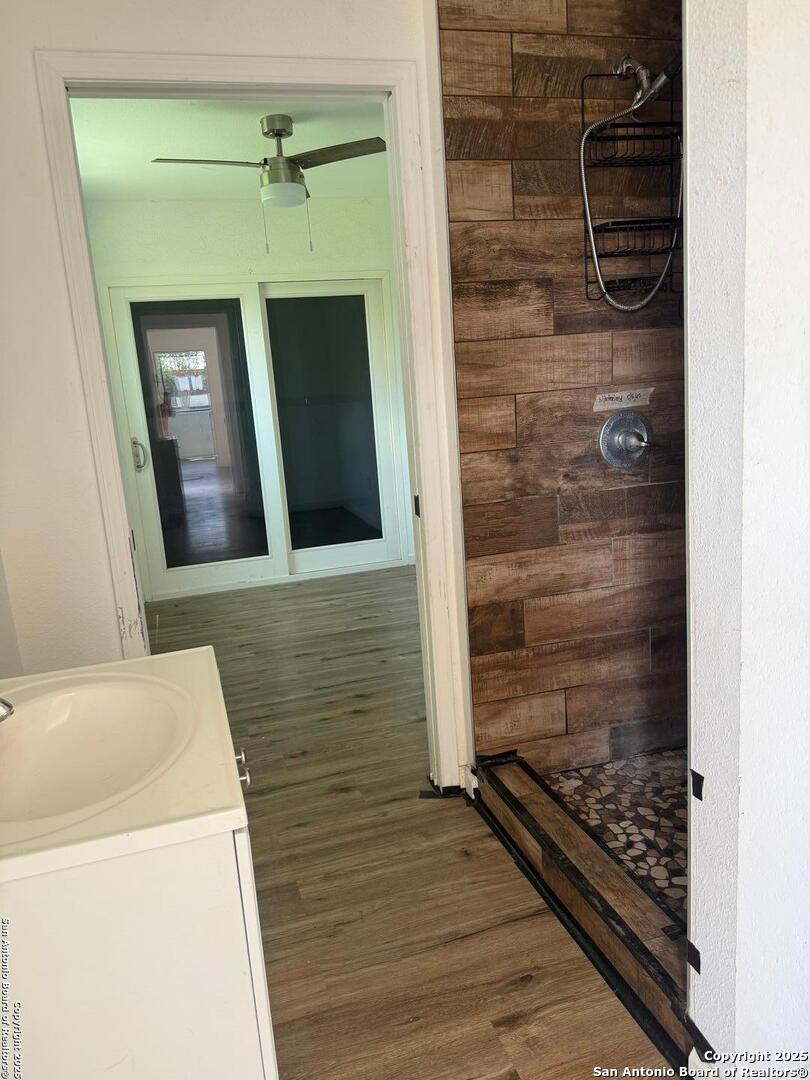 property viewer photo 5