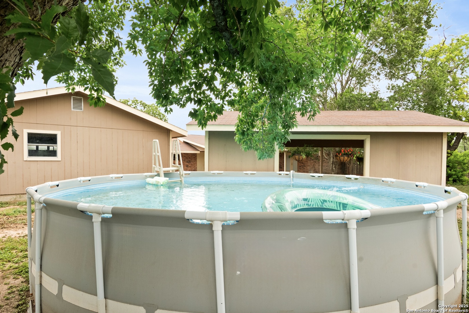 main property photo 35
